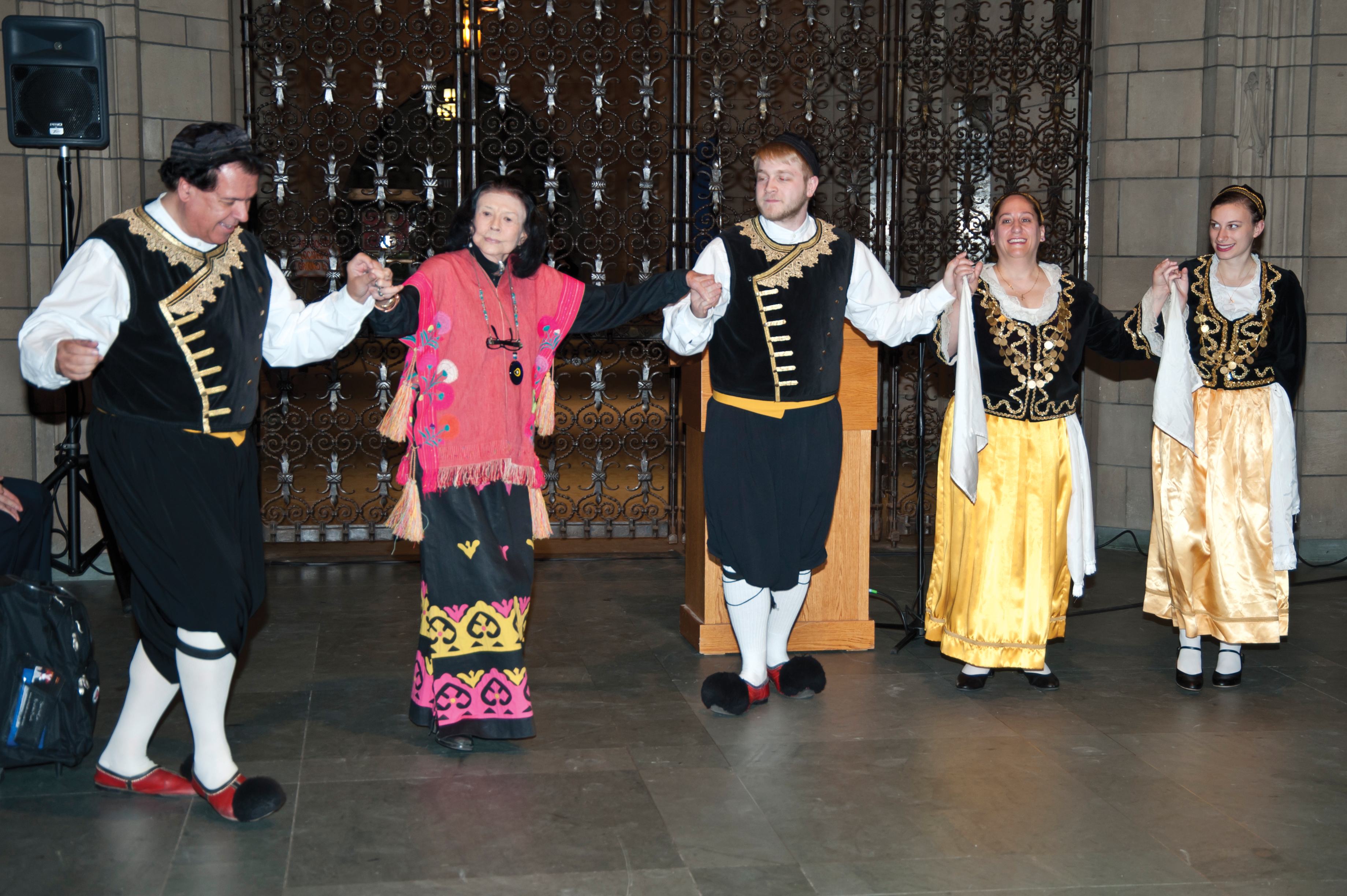 Maxine Bruhns with Dancers